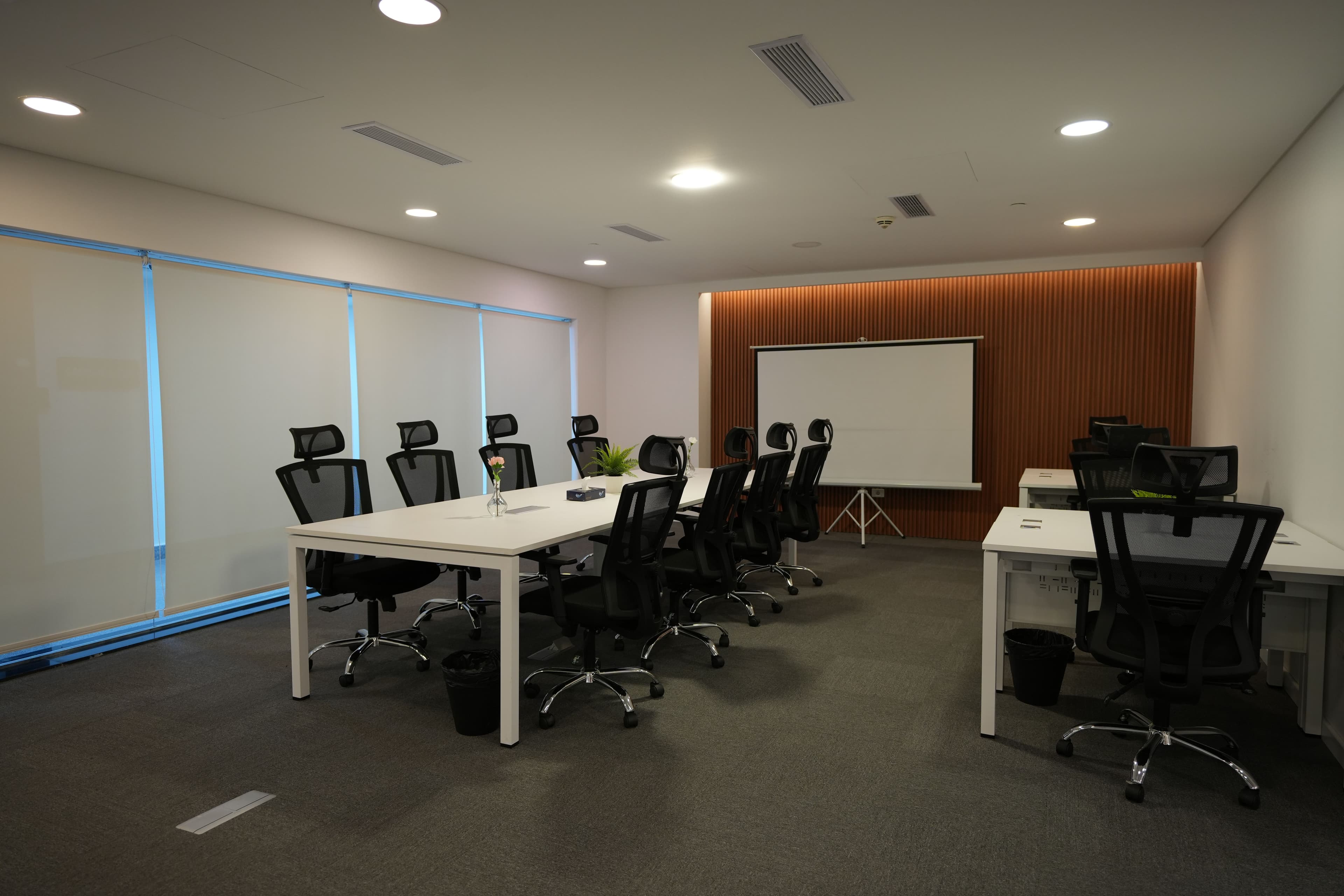 8+ Seater Managed Office